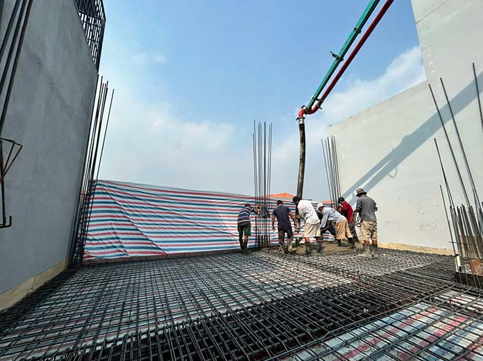 Giai đoạn đổ bê tông sàn lầu 1